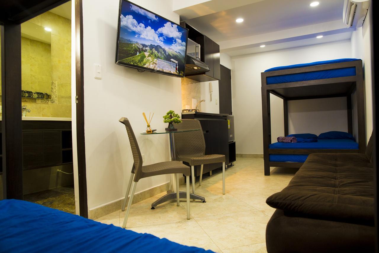 Hollywood Apartahotel 2*