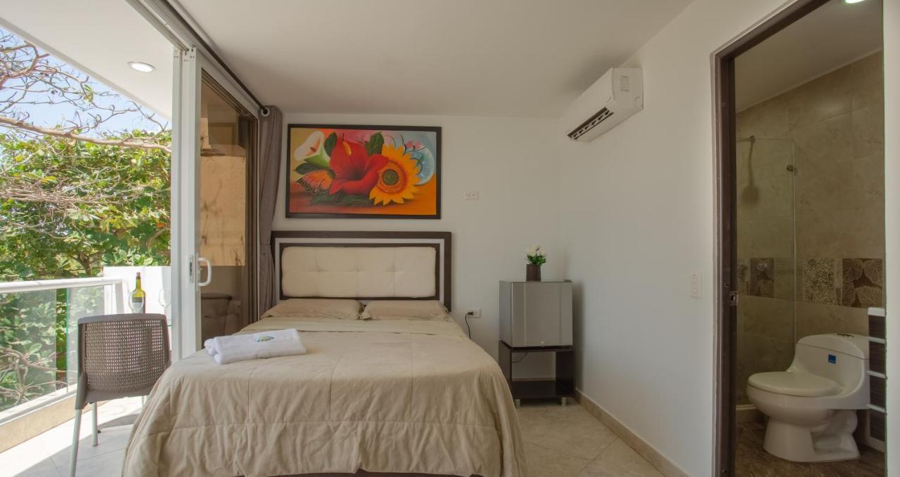 Hollywood Apartahotel